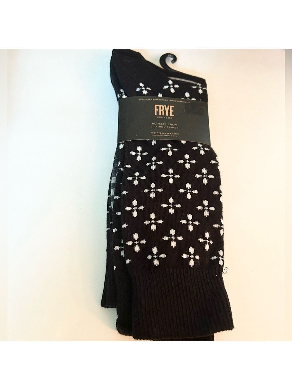 Frye 2 Pack Men’s Sock Black White Casual Crew NWT